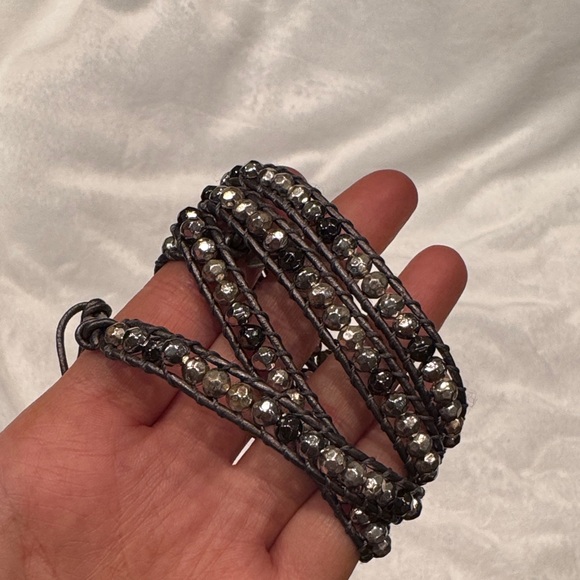 Elegant Black and Silver Women's Bracelet - Picture 2 of 3
